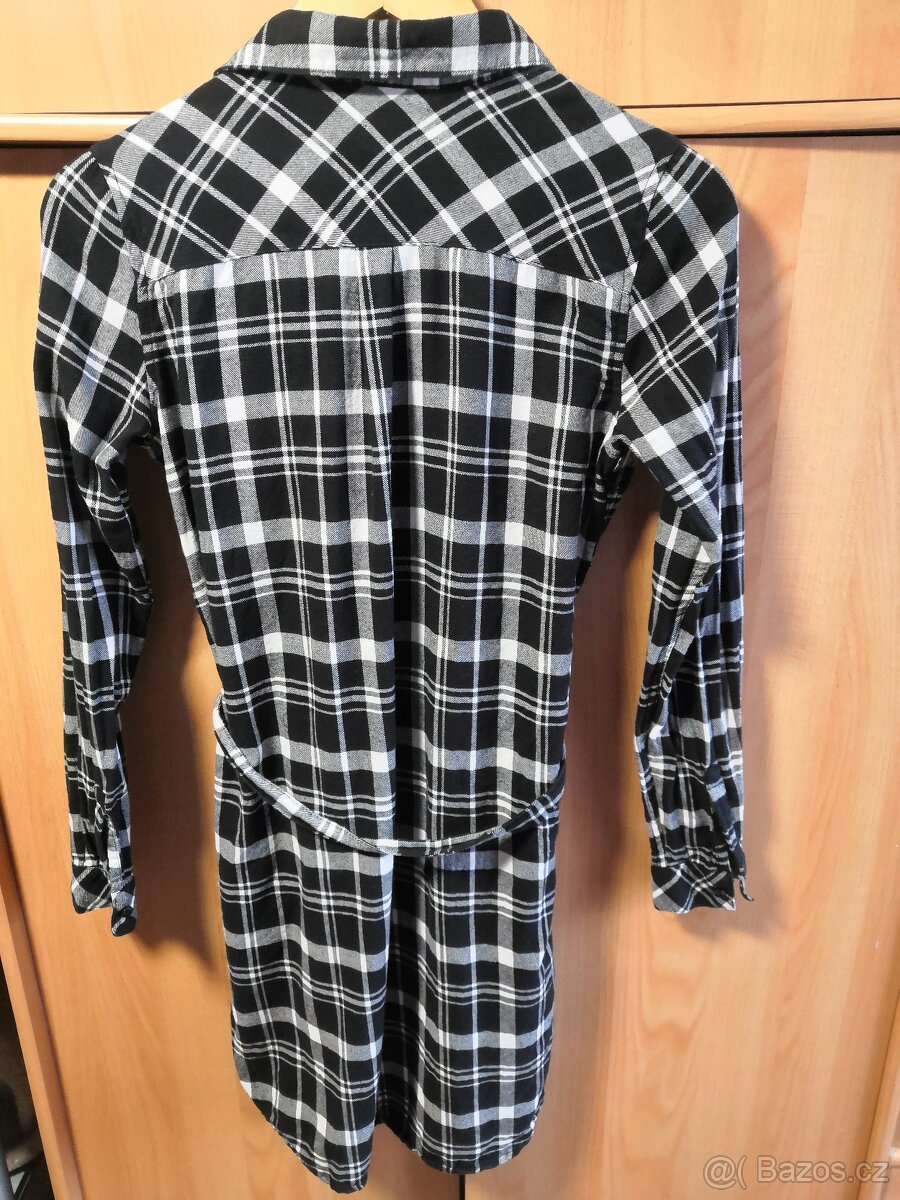 Černobílé kárované košilové šaty - 2