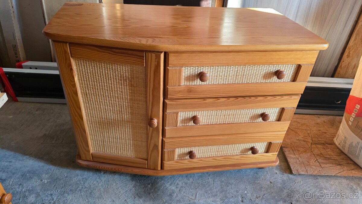 Borovicový nábytek - 2