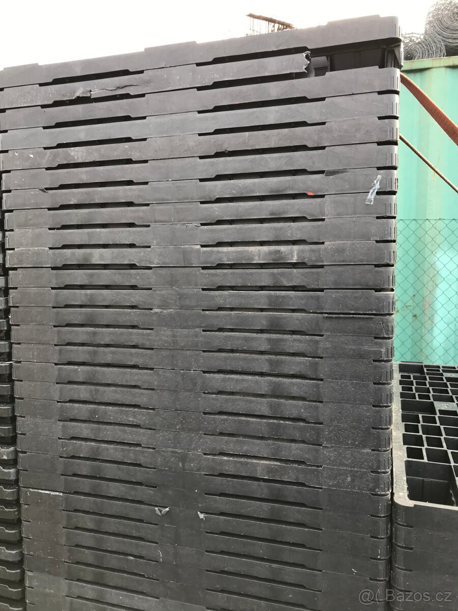 Plastové palety 120x80 více druhů - 2