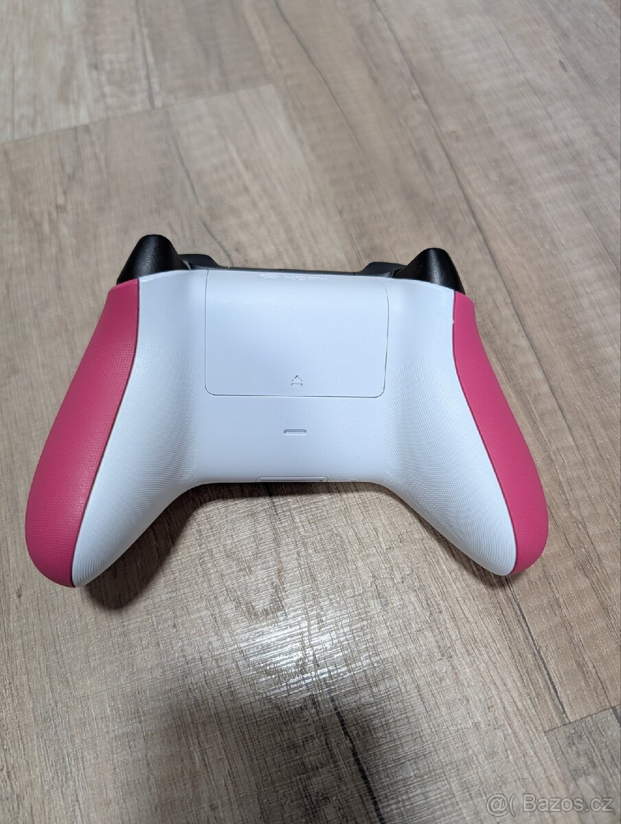 Xbox Wireless Controller růžový (USB-C) - 2