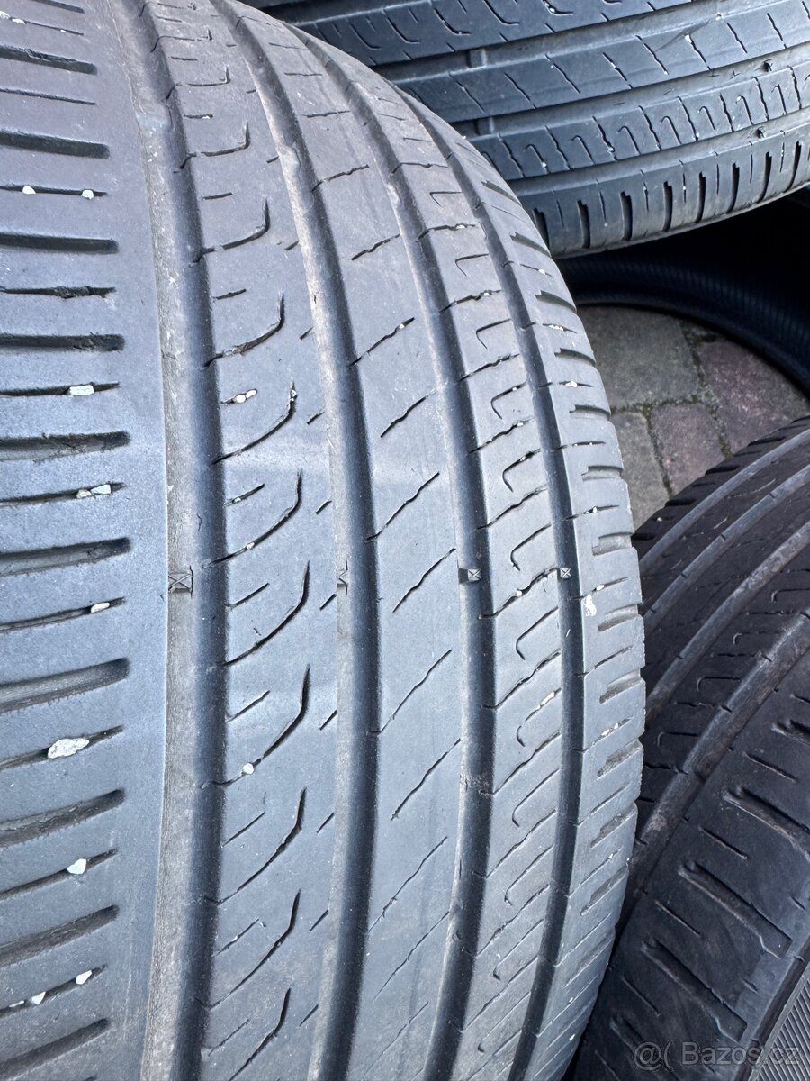 PNEU  BARUM 5 - 225/40 r18 XL - 2