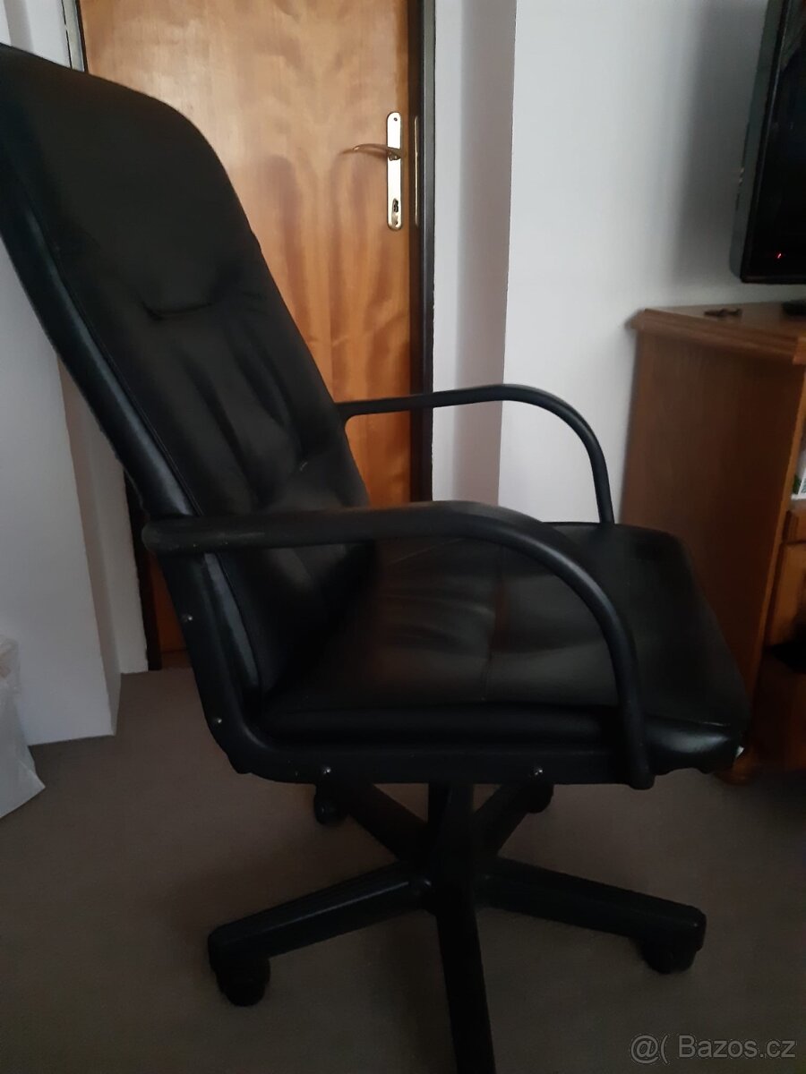 Kancelářské křeslo - 2
