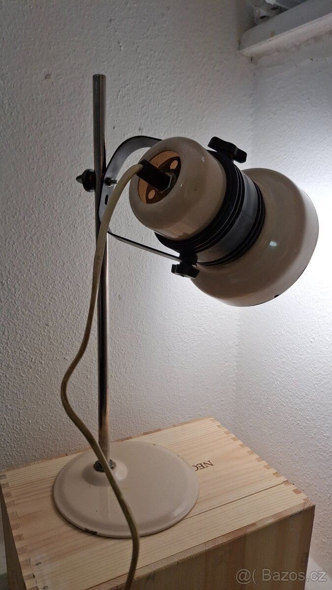 Retro hezká kovová funkční stolní lampa - 2