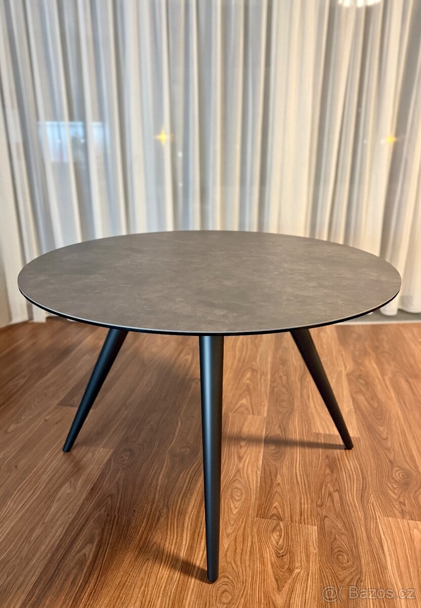 moderní jídelní stůl - 2
