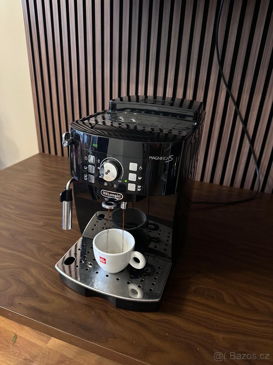 DeLonghi Magnifica S - 2