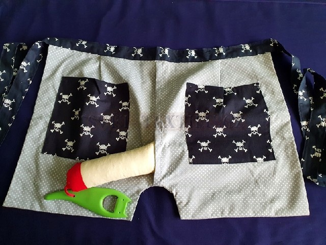 Vtipná trenýrková zástěra pro muže - lebky šedá puntík 1mm - 2