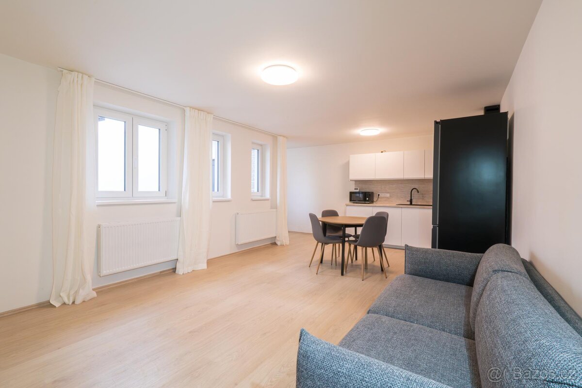 Prodej rodinného domu, Jeneč u Prahy - 2