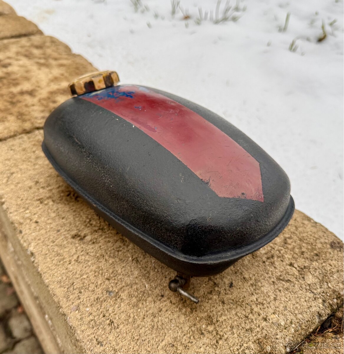 Stadion S11 - nádrž s víčkem - 2