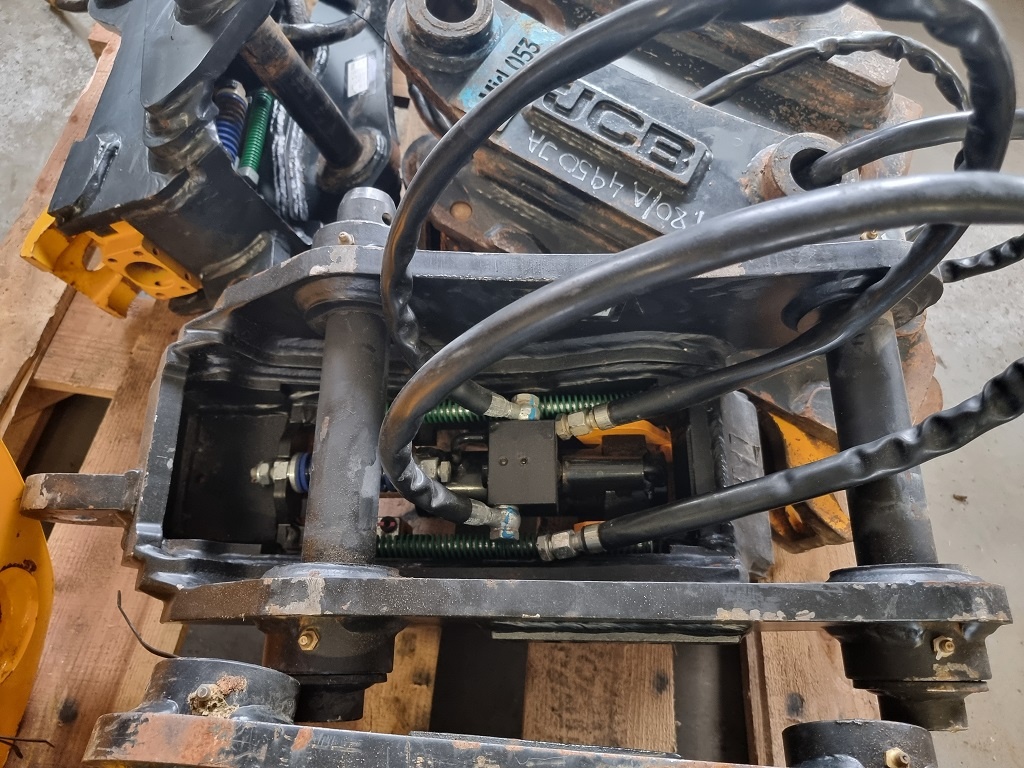 Hydraulický rychloupínač lžic JCB - 2