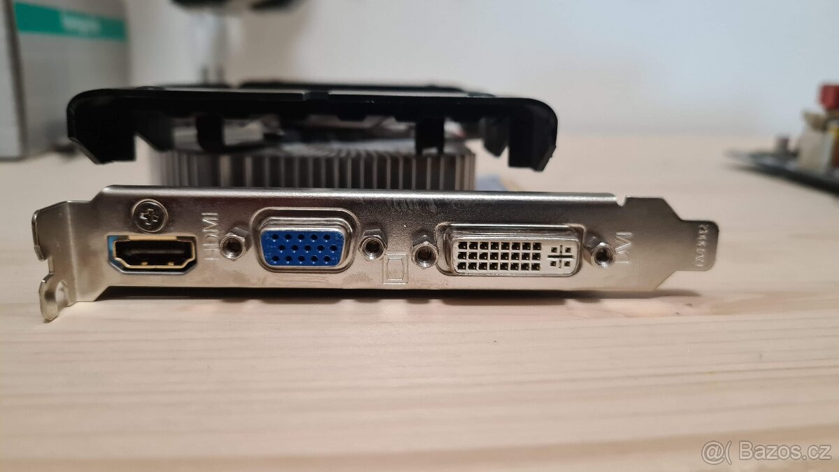 Gigabyte NVIDIA GeForce GTX 550 Ti 1GB - 2