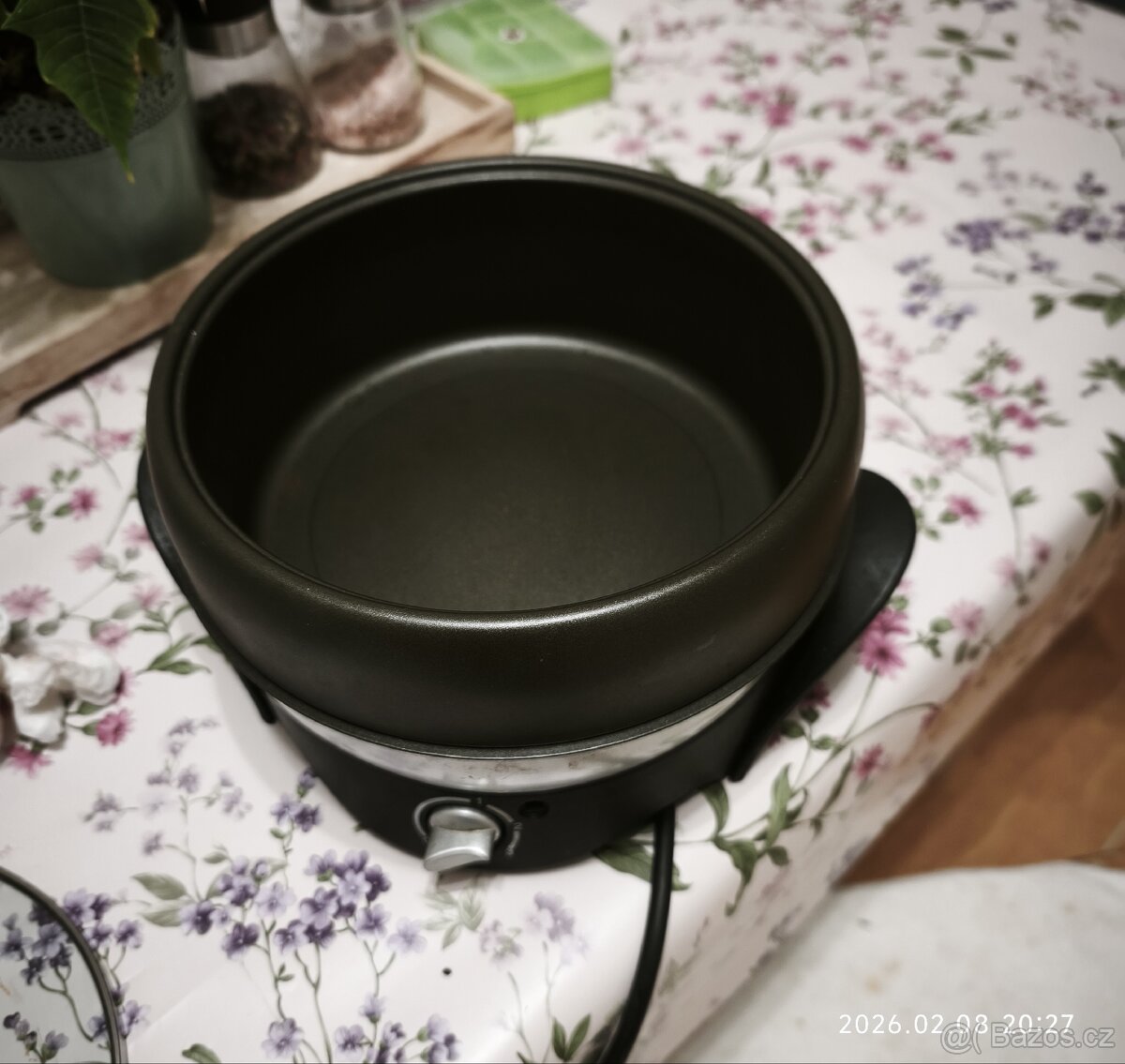Multifunkční hrnec, nepřilnavý, téměř nový - 2