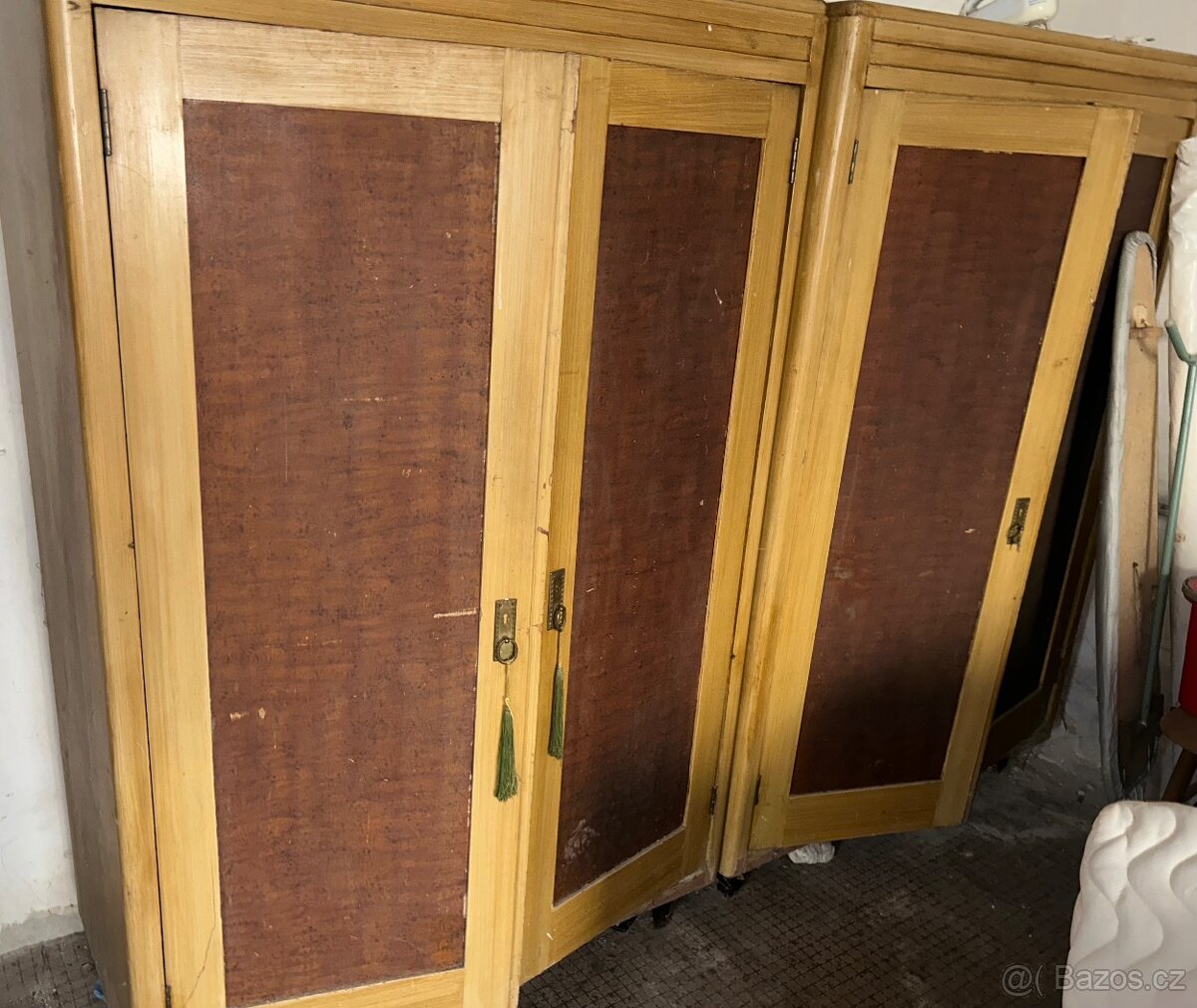 Šatní skříně 900,- - 2