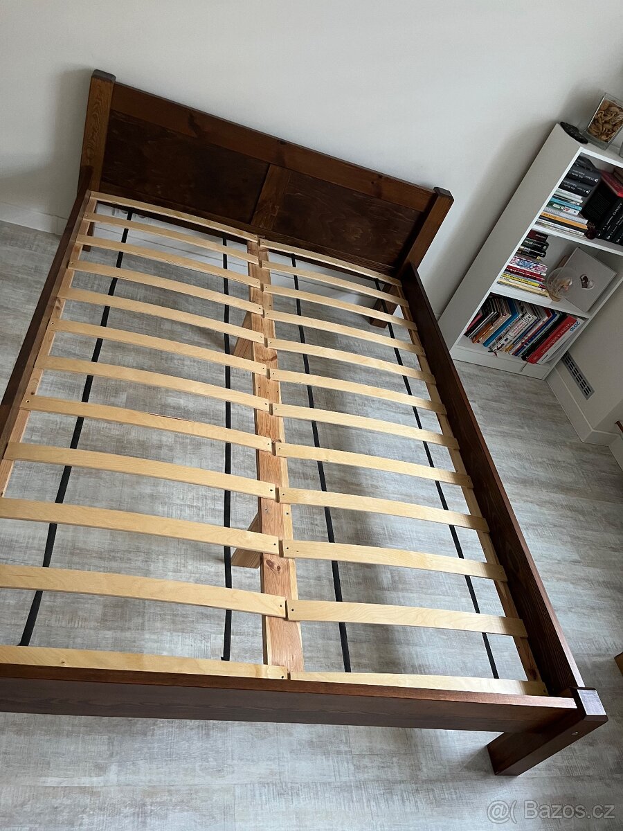 Postel dřevěná - 2
