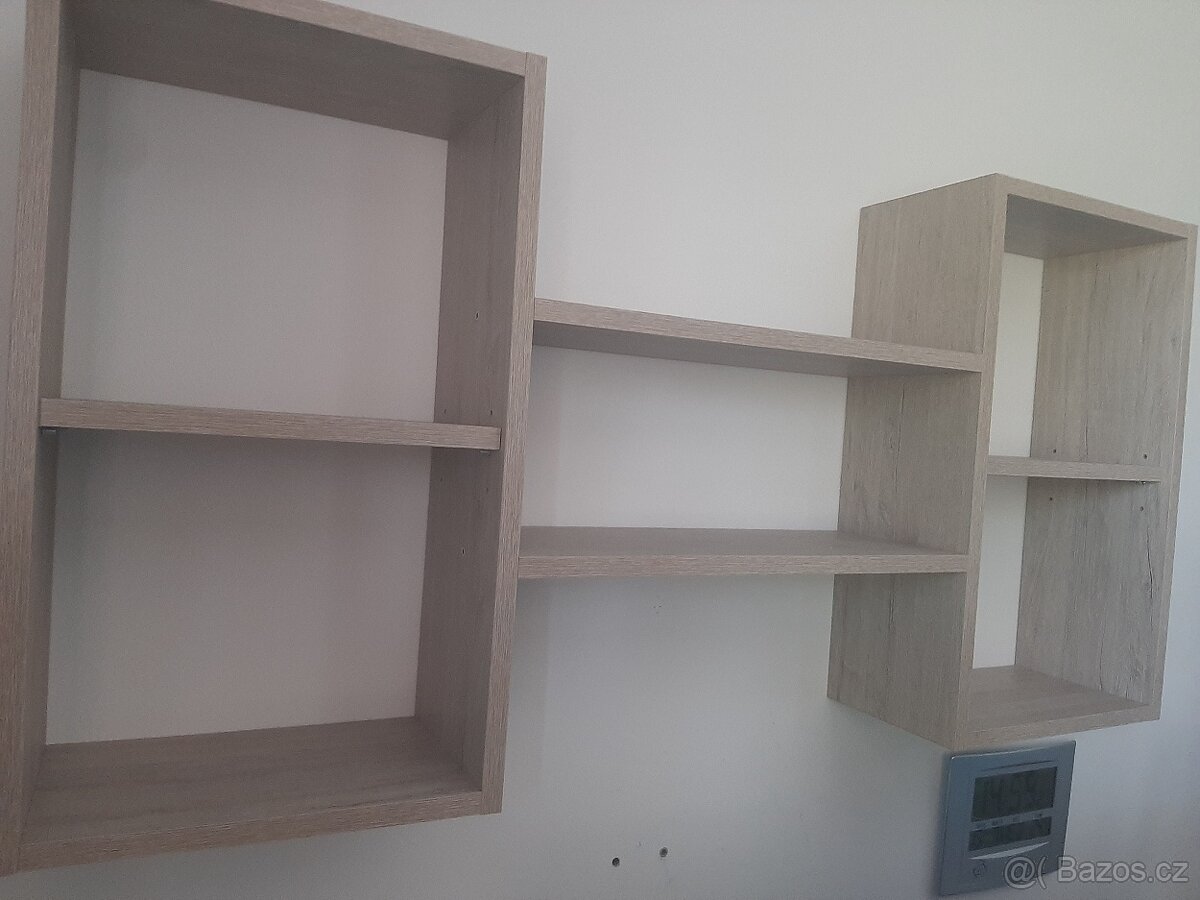 Nástěnná police - 2