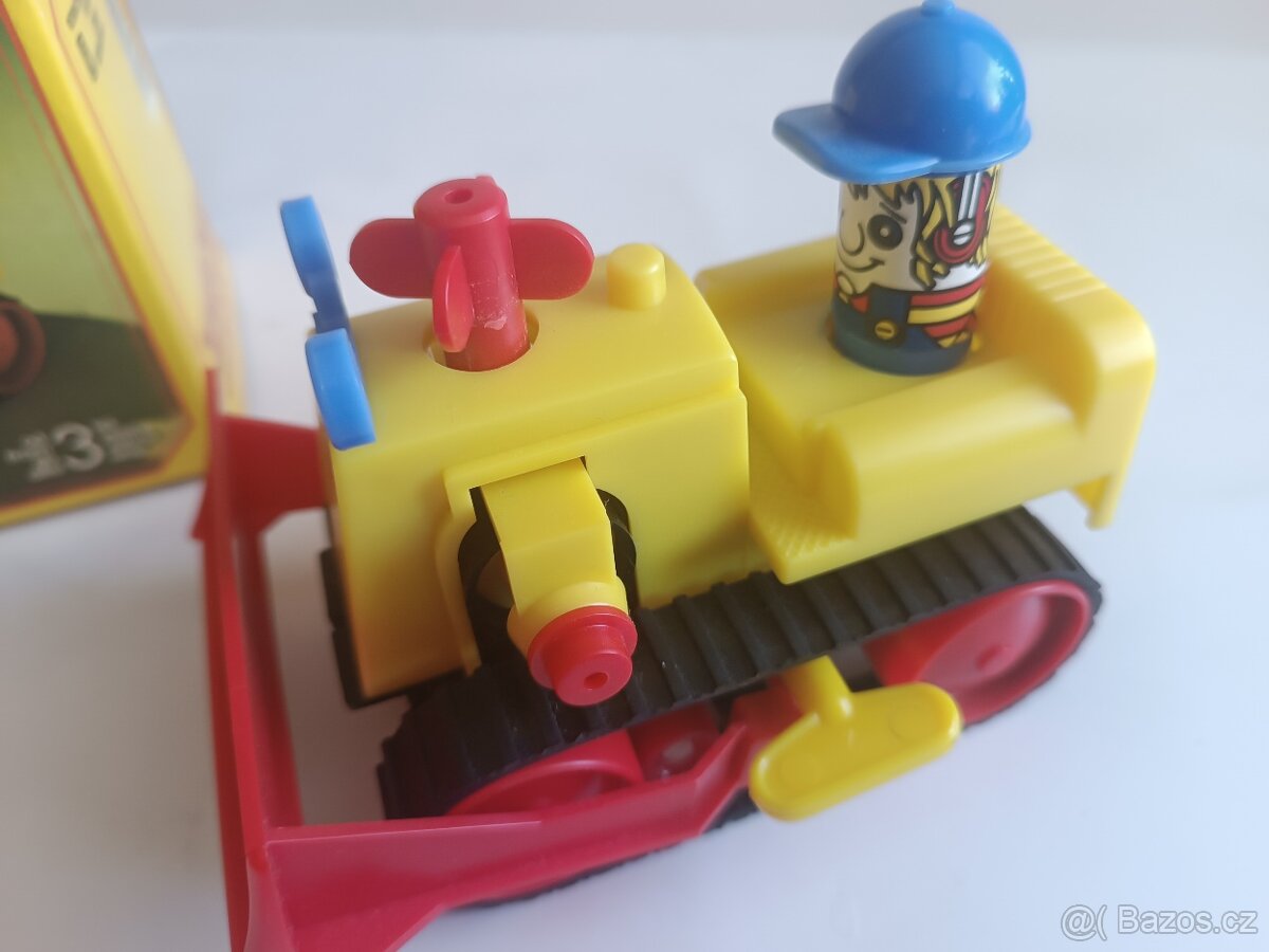 Staré hračky - buldozer BOBI - 2