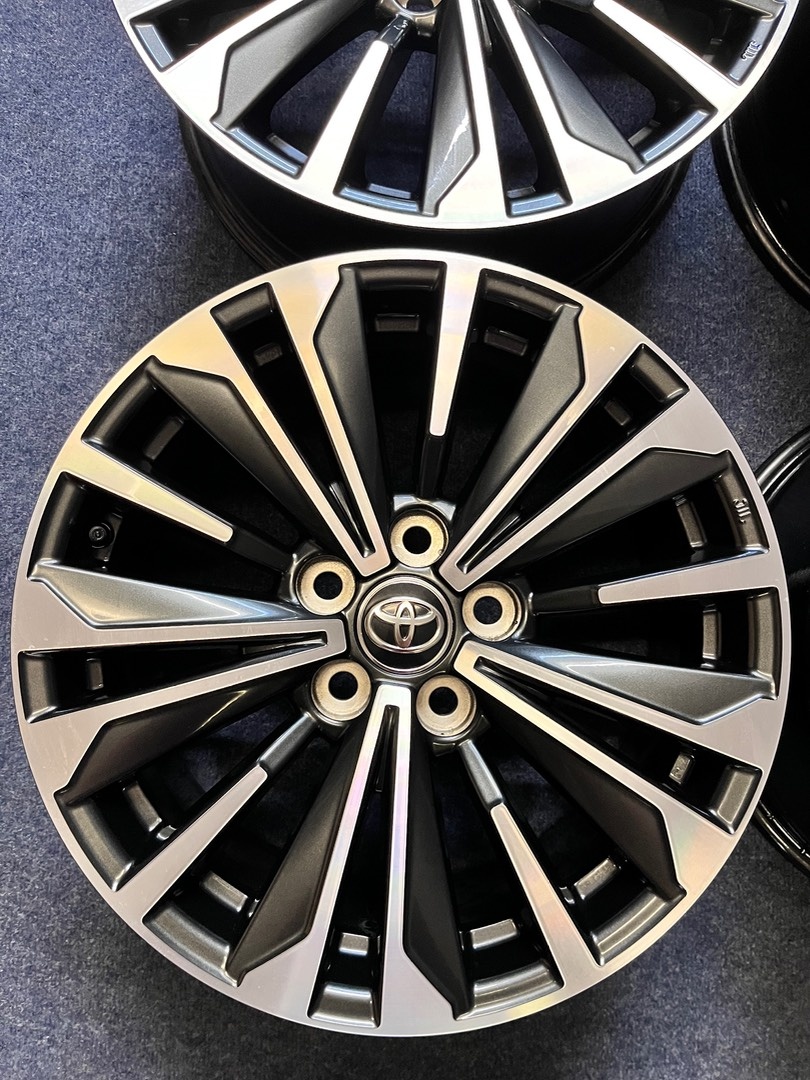 5x114,3 R17 Originál Alu Toyota COROLLA 2025 - NOVÝ STAV - 2