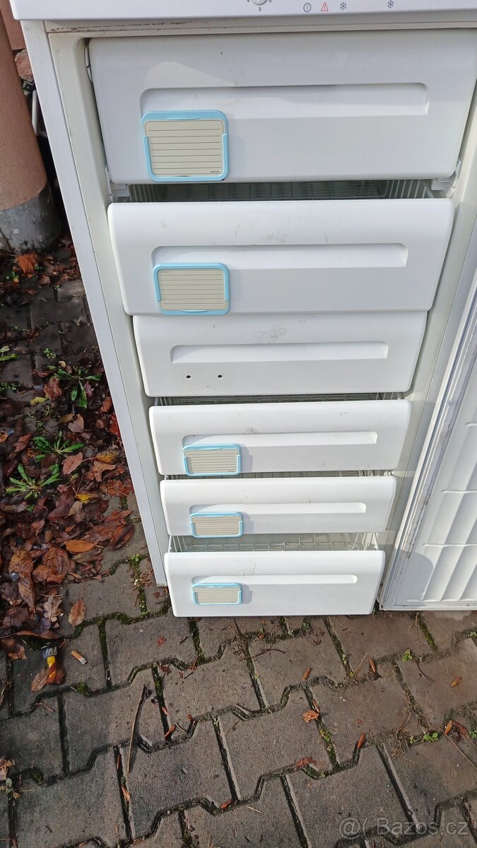 Šuplíkový mrazák - 2
