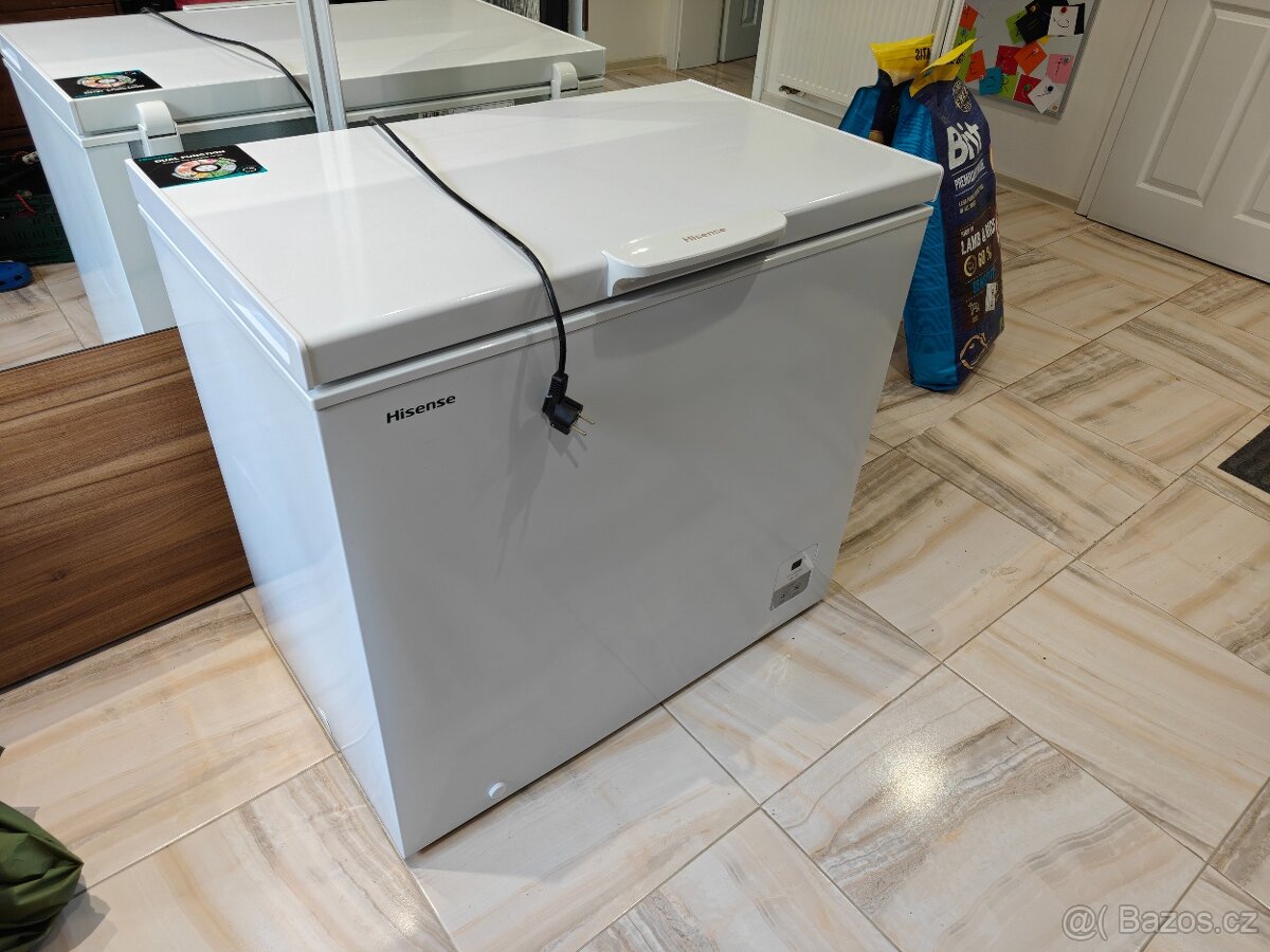 Pultový mrazák Hisense - 2