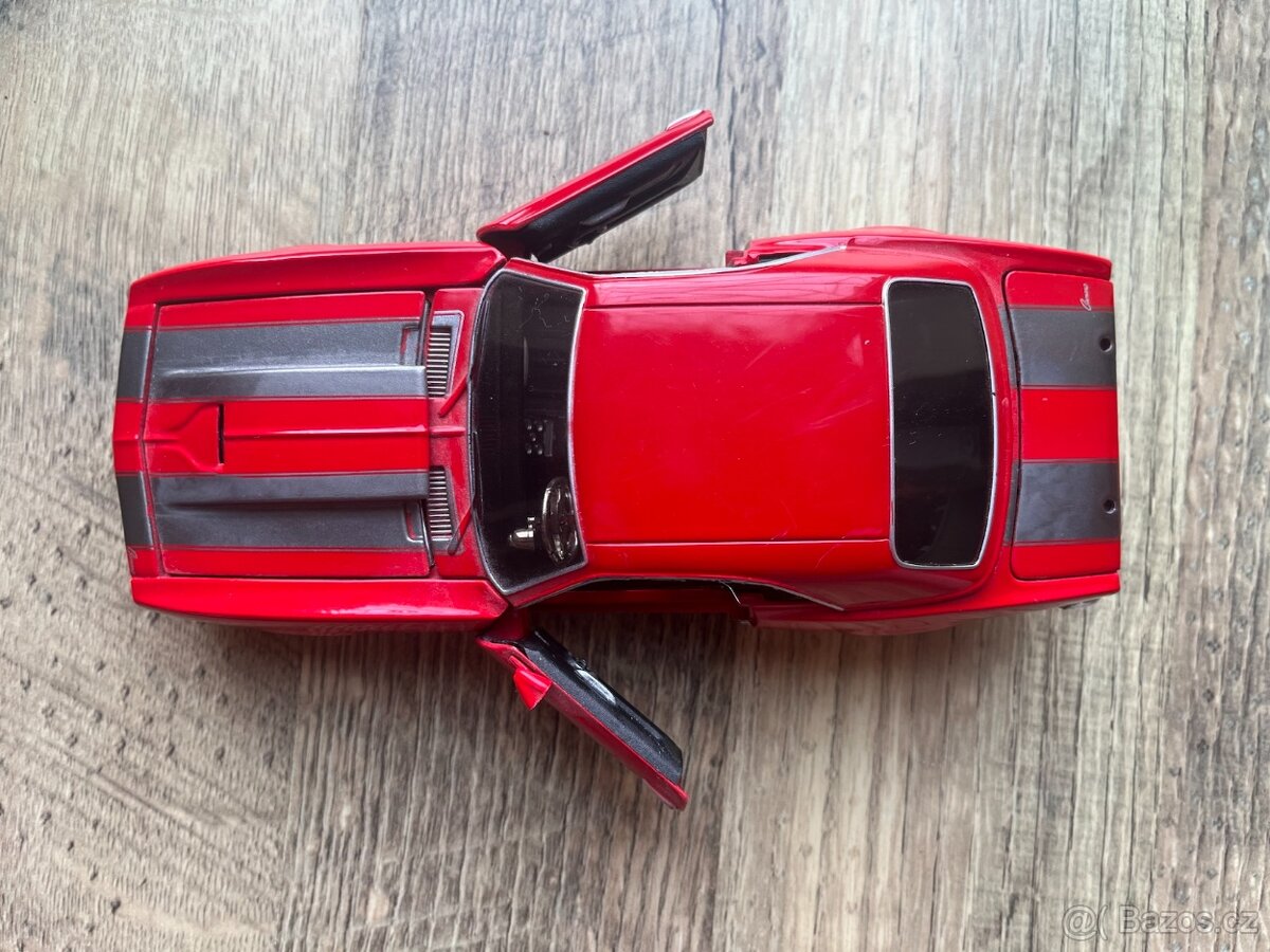 Model 1:24 Chevrolet Camaro SS, Maisto - 2
