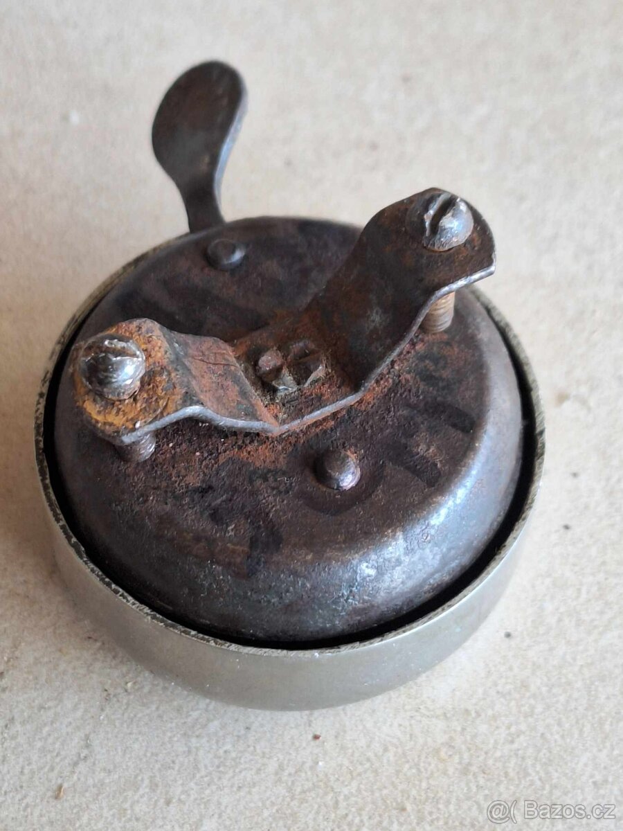 bronzový zvonek na historické kolo - 2