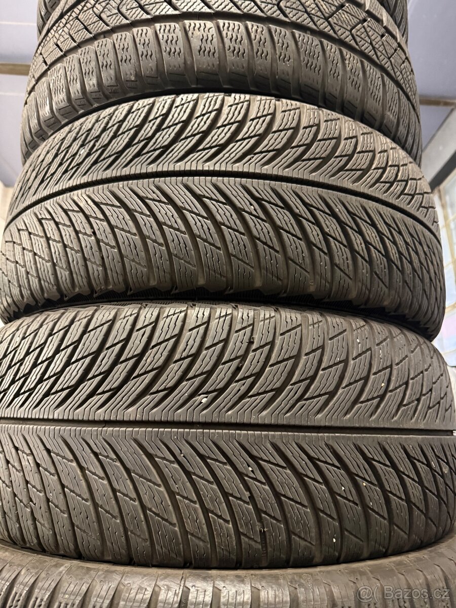 prodám zimní 225/45/18 Michelin a Pirelli - 2