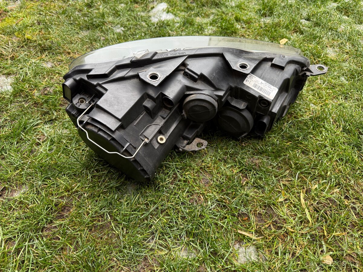 Pravé přední světlo VW Golf VI - 2