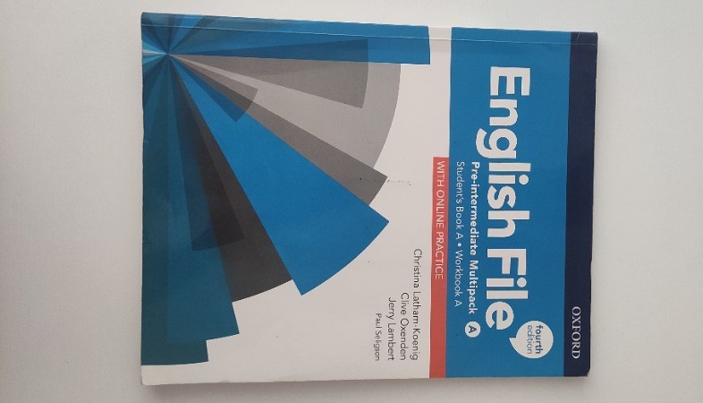 English File Pre-Intermediate Multipack - 2