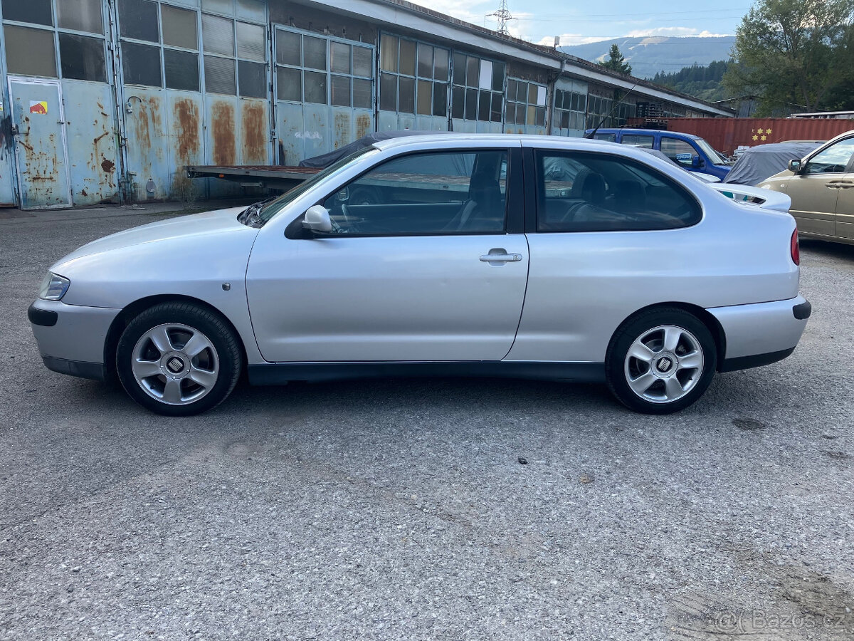 Seat Cordoba Sport Coupe SX 1.9 TDI 81 kW ASV 160.000 km - 2