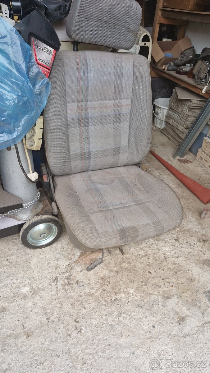Prodám řidičova sedačka VW GOLF 2 - 2