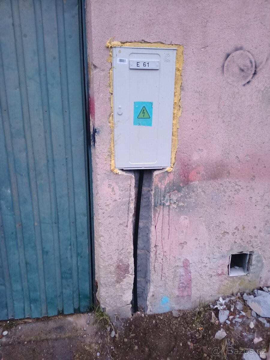 Nadstandardně velká garáž - 2