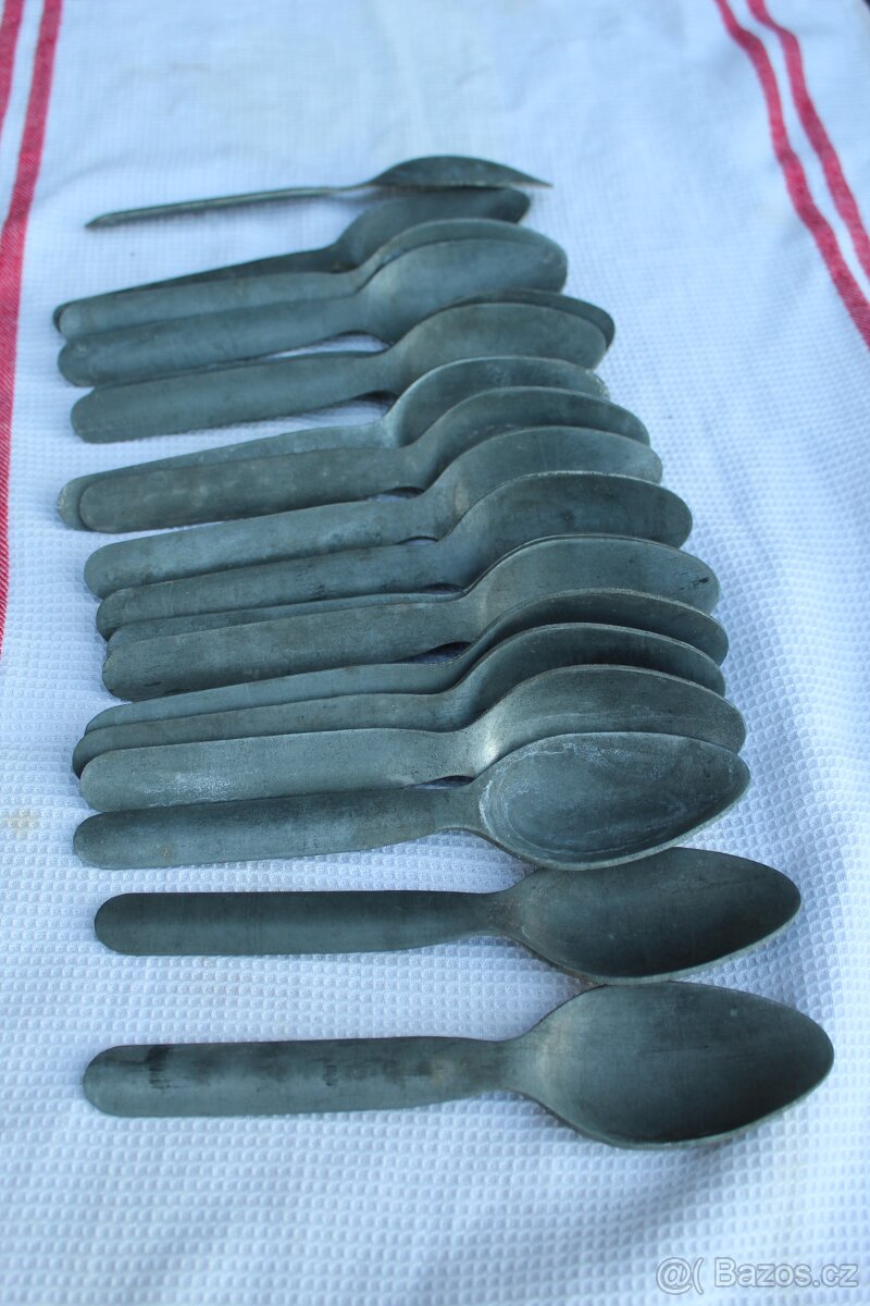 Cínové lžíce - 2