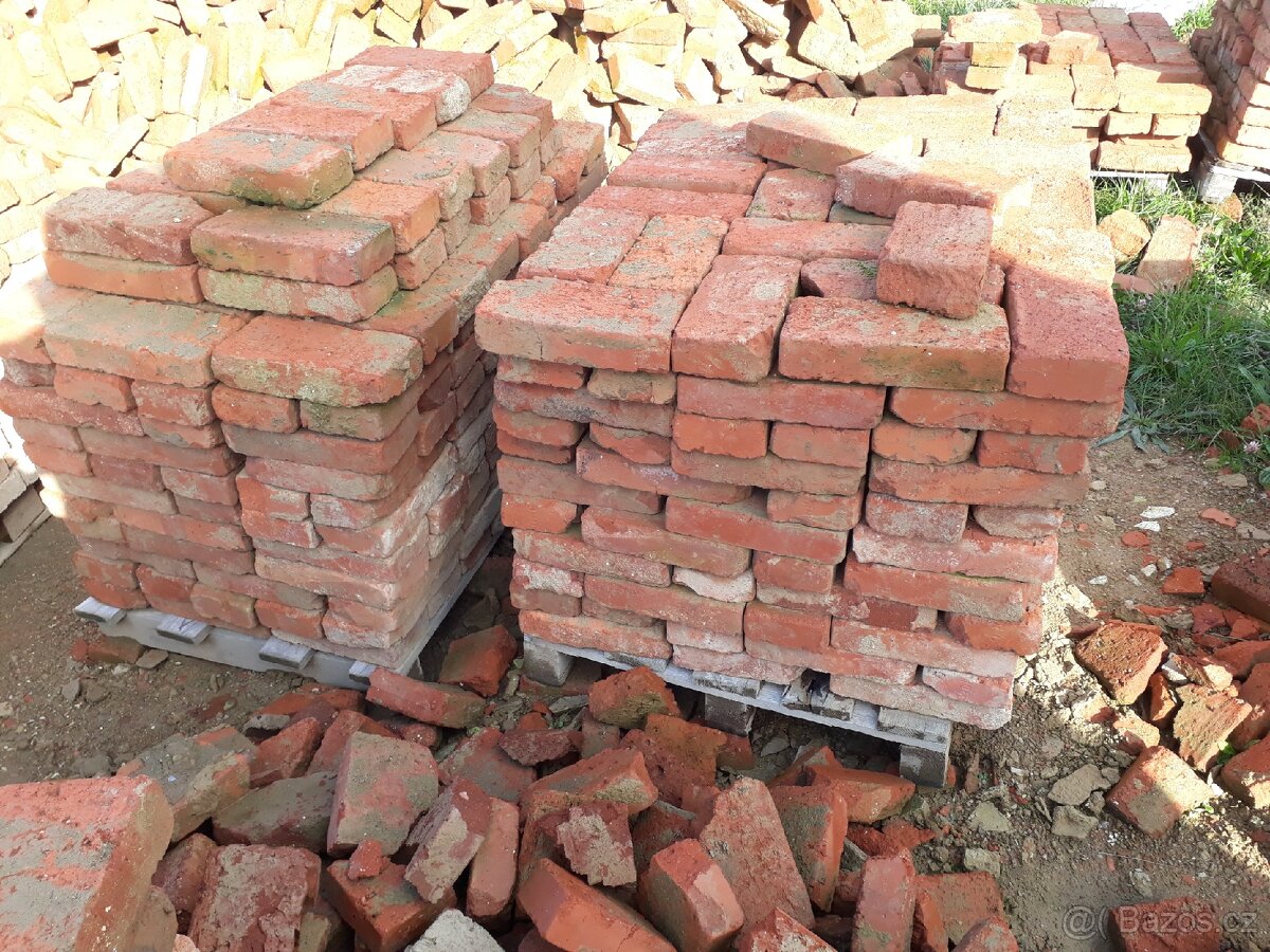 Staré plně cihly - 2