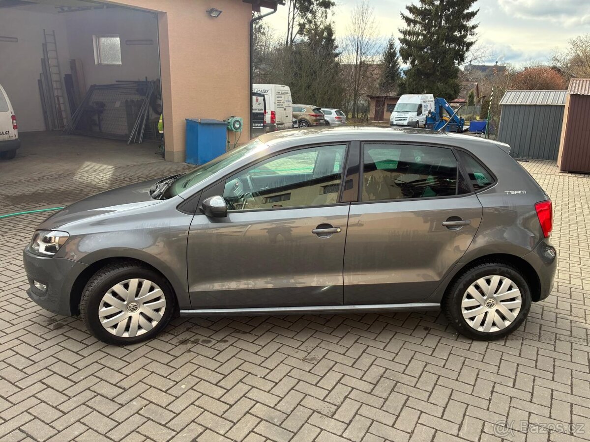 Volkswagen Polo - 2