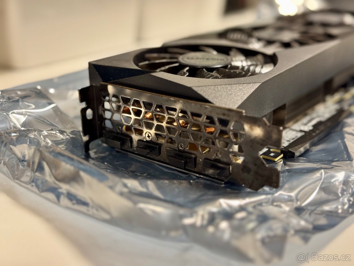 GIGABYTE GeForce RTX 3070 GAMING OC 8GB - 2