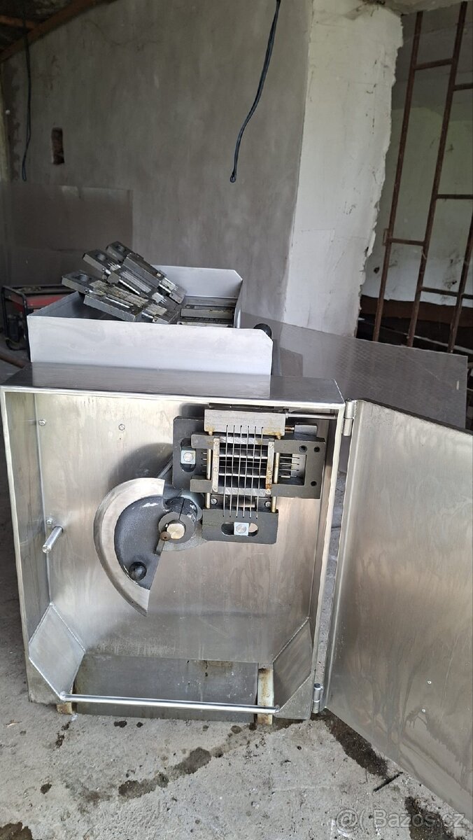 Holac – profesionální kostkovačka masa - 2