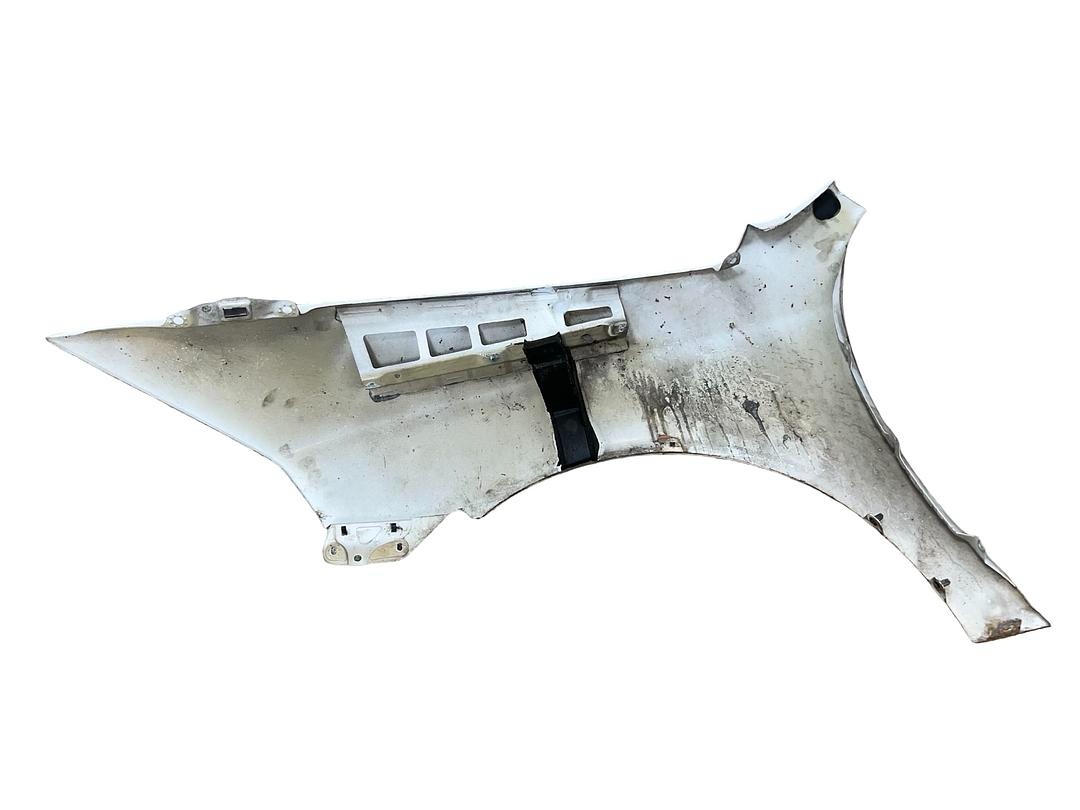 Pravý blatník bílá barva LF9E Škoda Octavia 2 RS r.v. 2008 - 2