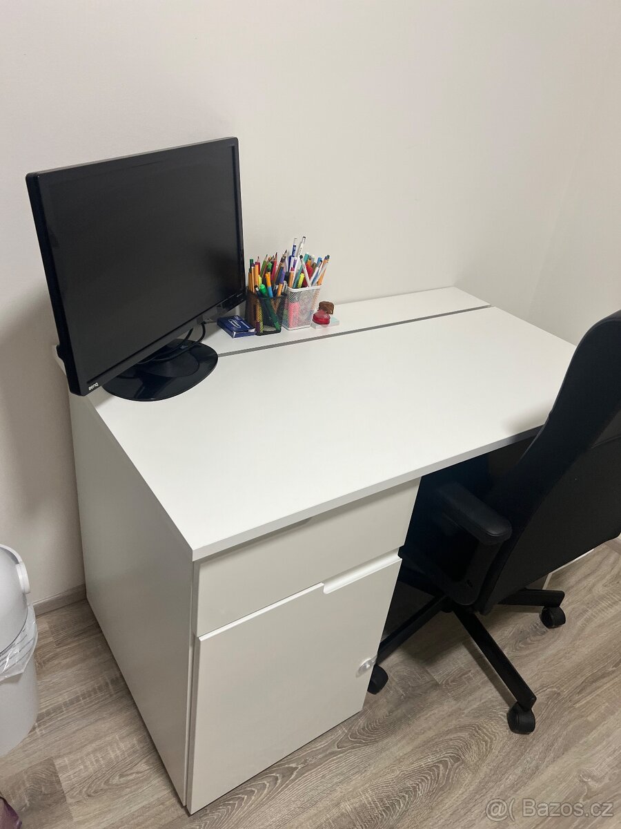 Prodám psací stůl - 2