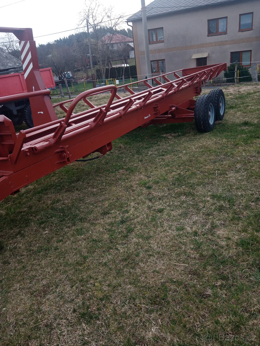 Prodáme samonakládací přepravník balíků. - 2