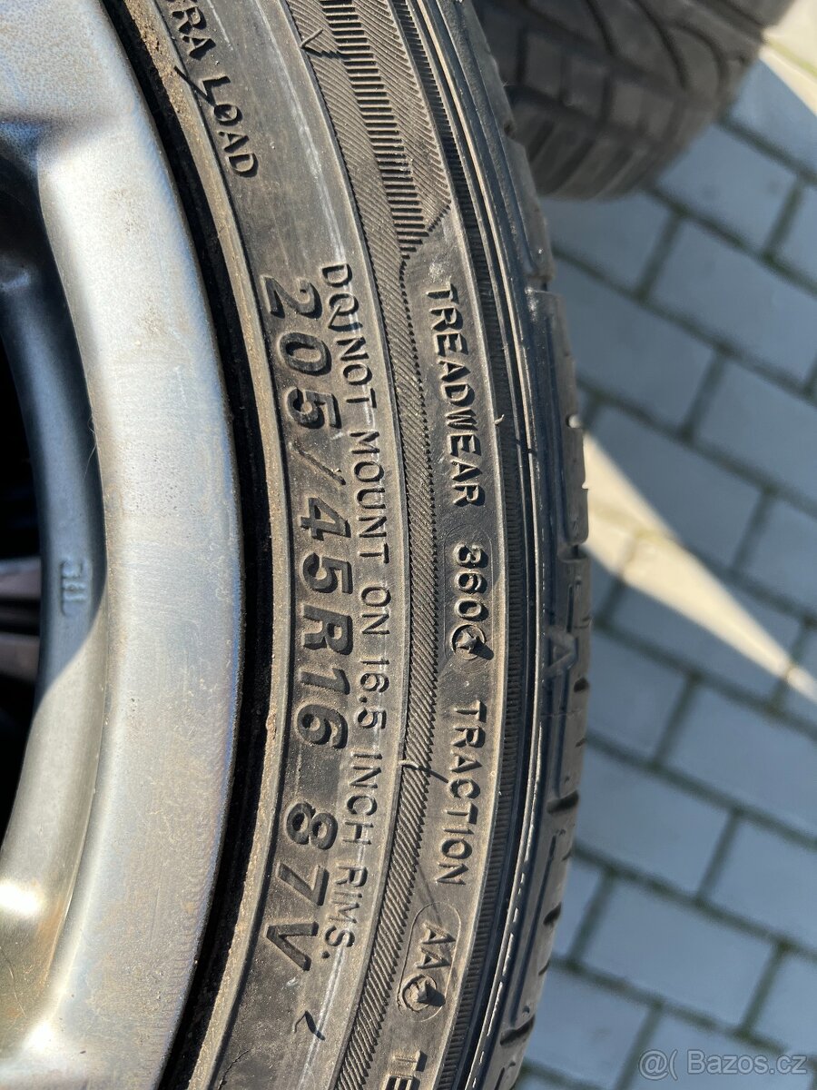 Litá kola Alutec 7Jx16H2 ET42 + pneu 205/45R16 - 2