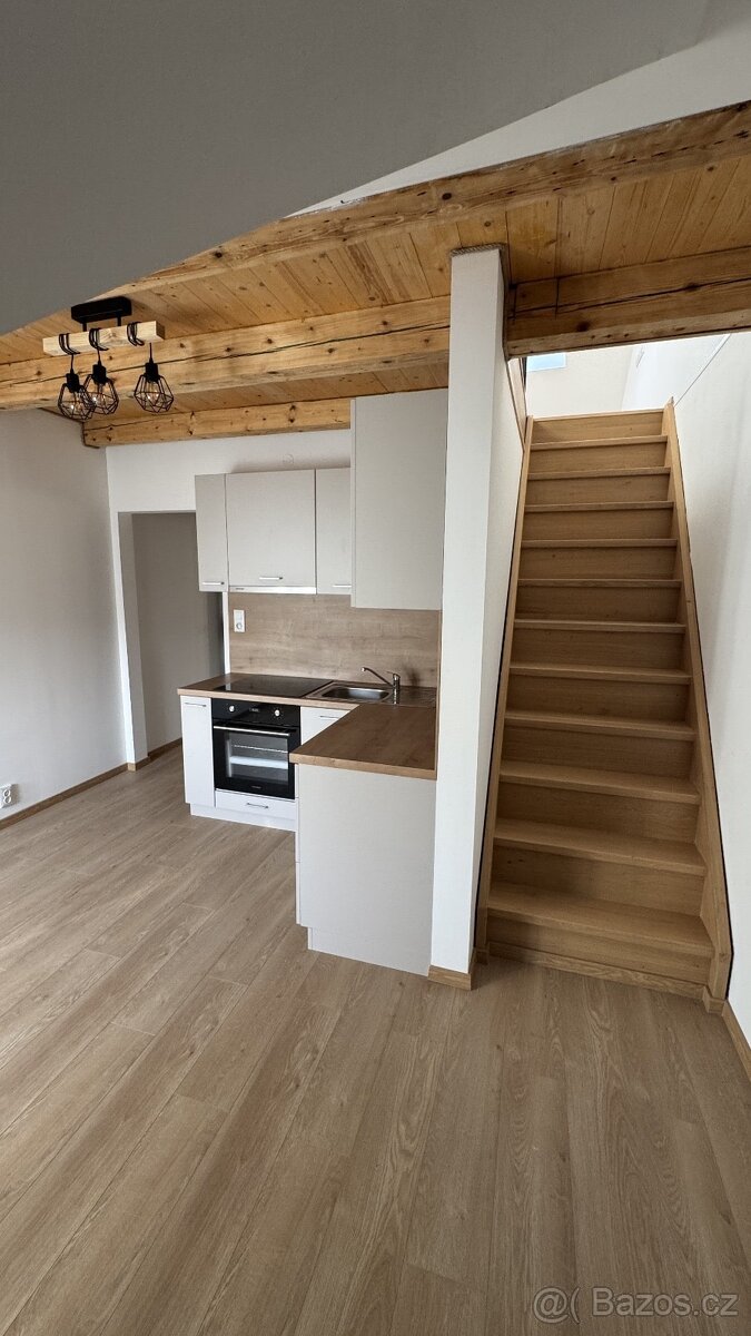 Pronájem bytu 2+1 57,35 m² Gogolova, Jeseník - 2