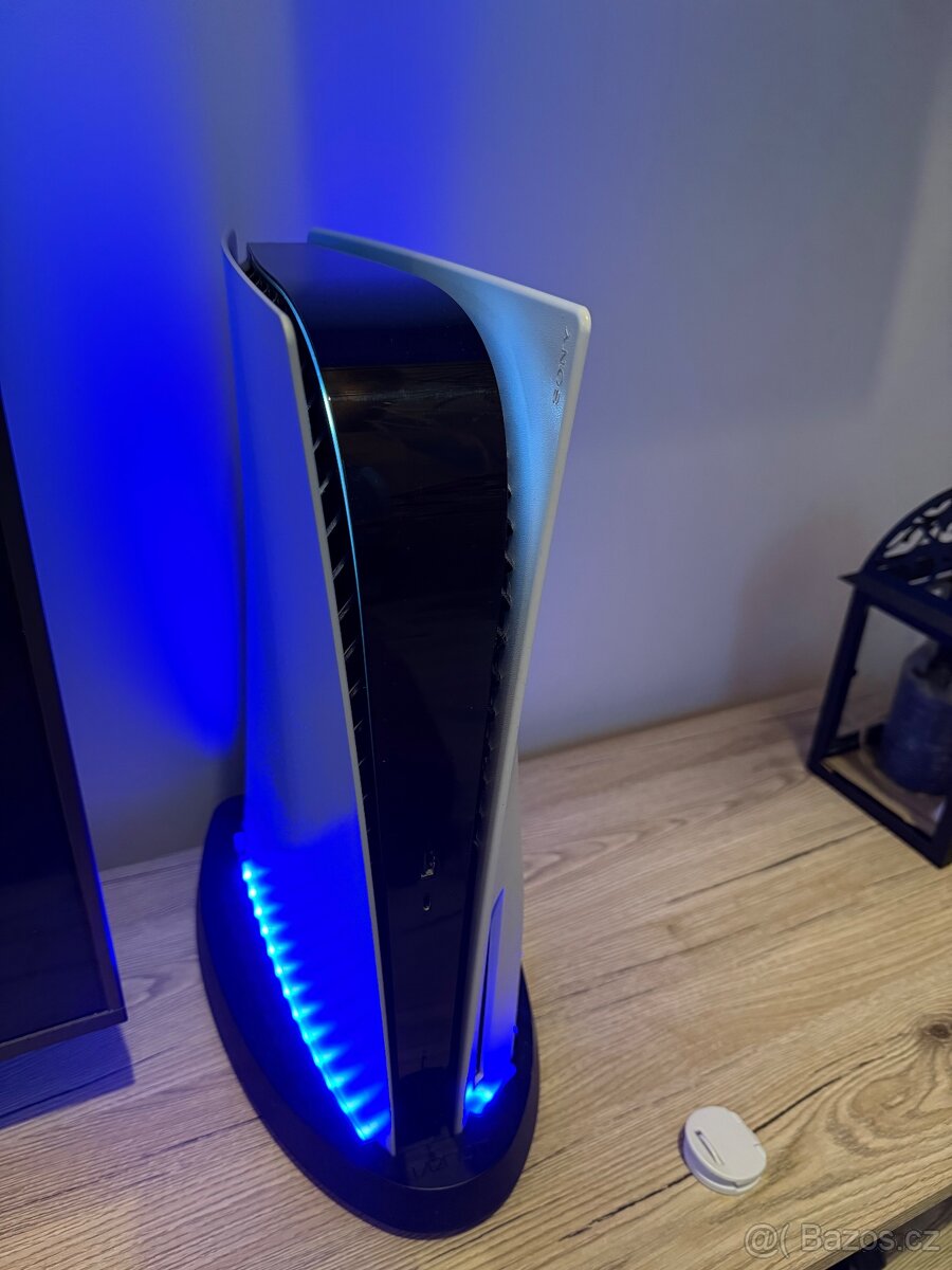 PS5 s mechanikou + case + nový ovladač - 2