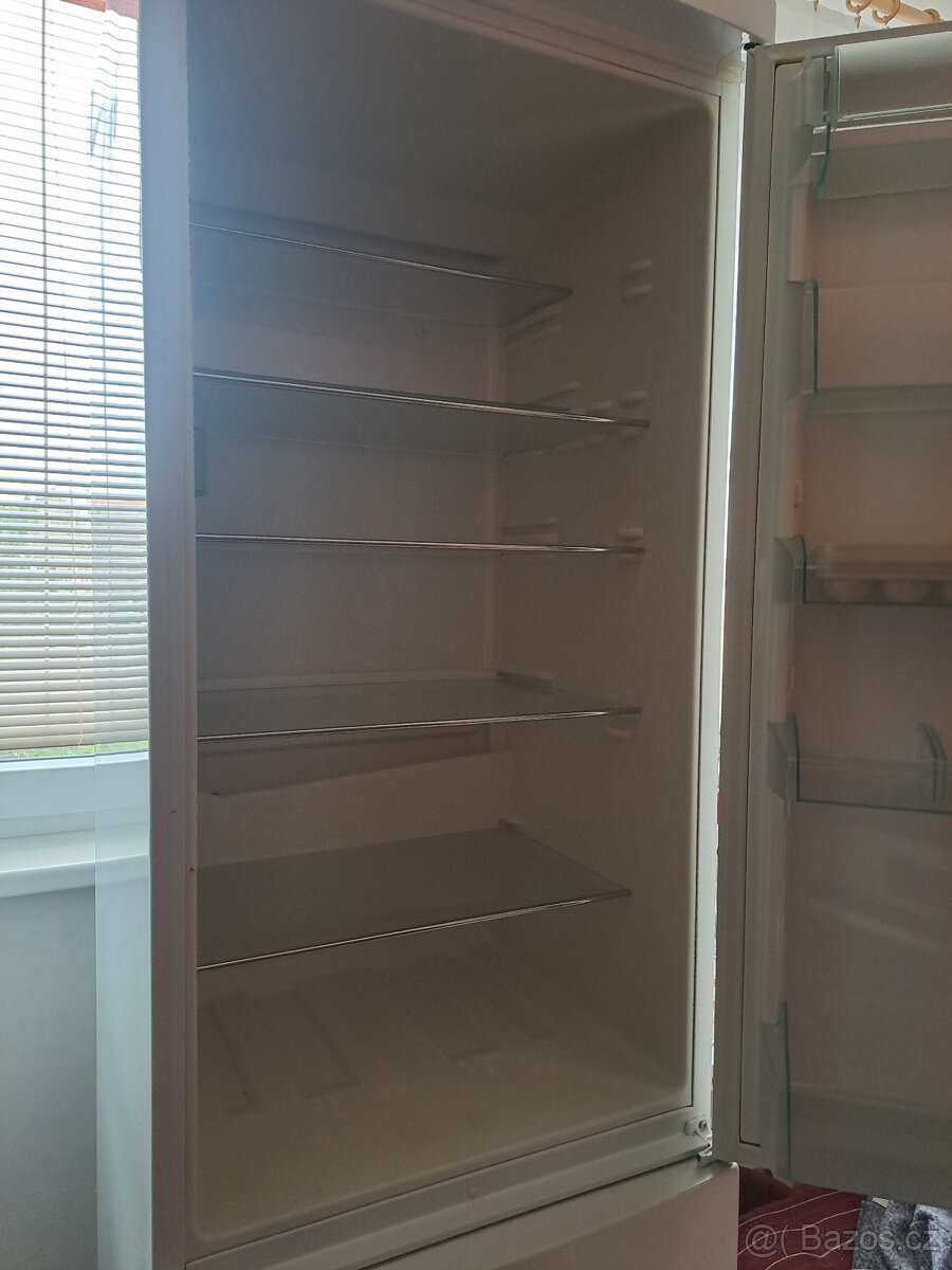 Kombinovaná lednice s mrazákem Liebherr - 2