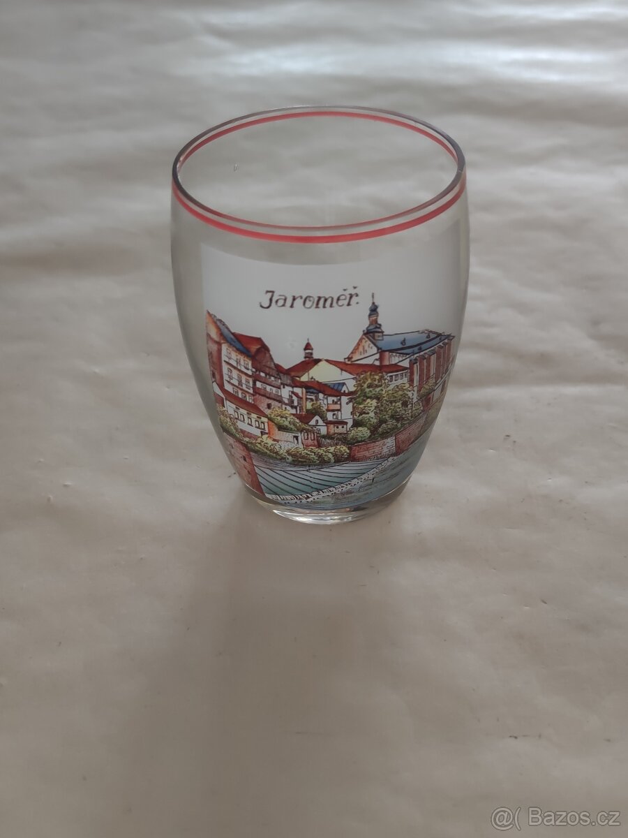 Sklo a porcelán. - 2