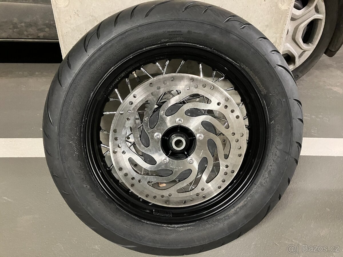 Triumph Bonneville Bobber 2022 kompletní přední kolo - 2