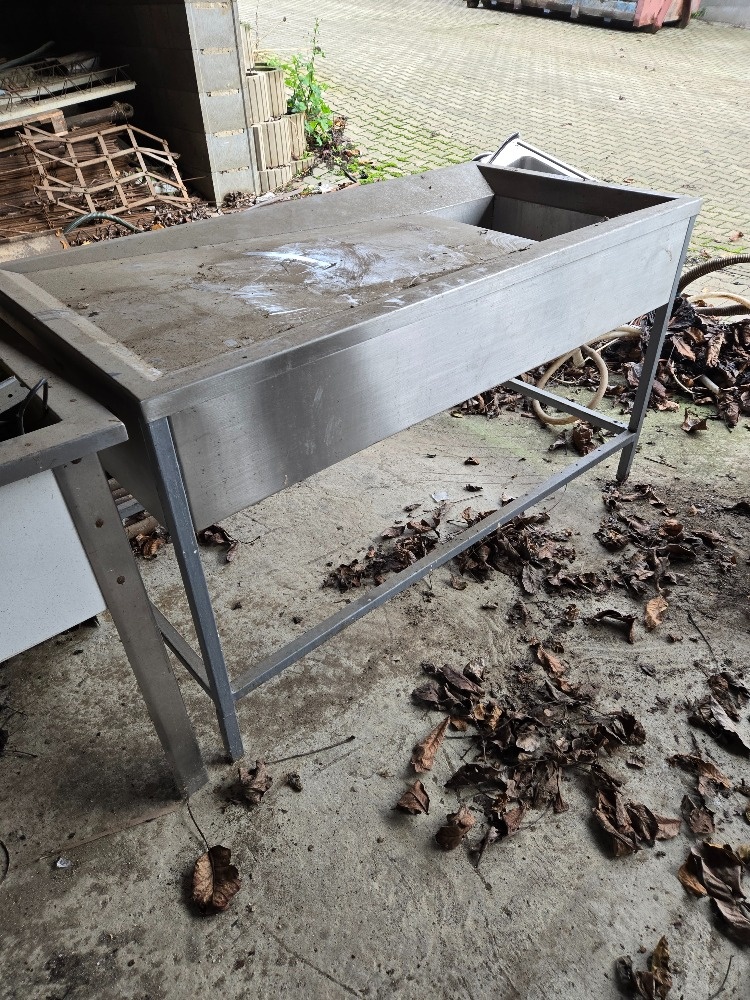 Profi nerezový stůl s vanou - 2