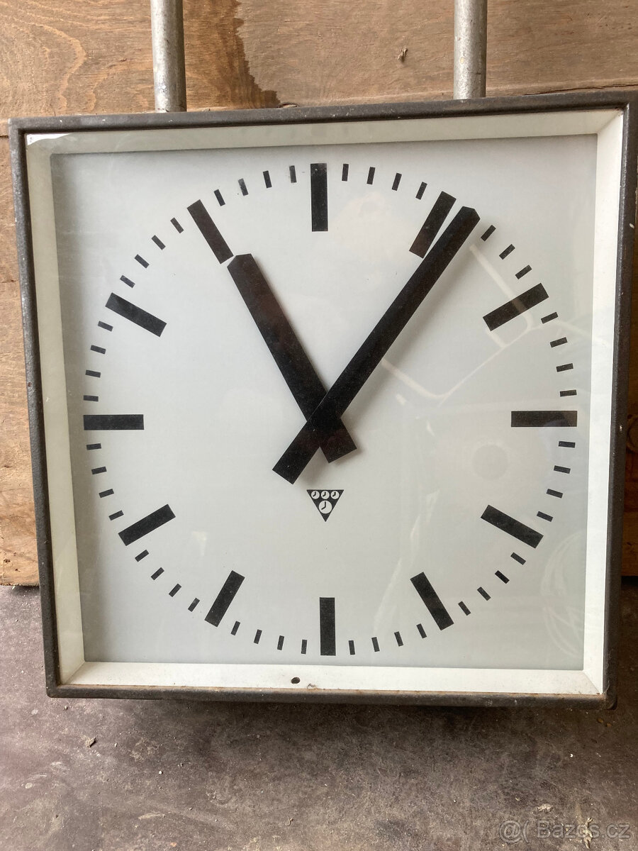 Hodiny PRAGOTRON oboustranné 2.000 kč - 2