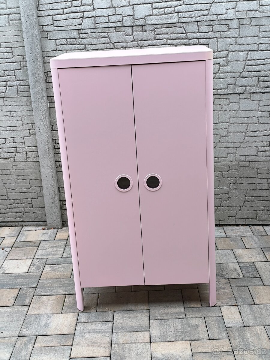 Prodám hezkou skříň - 2