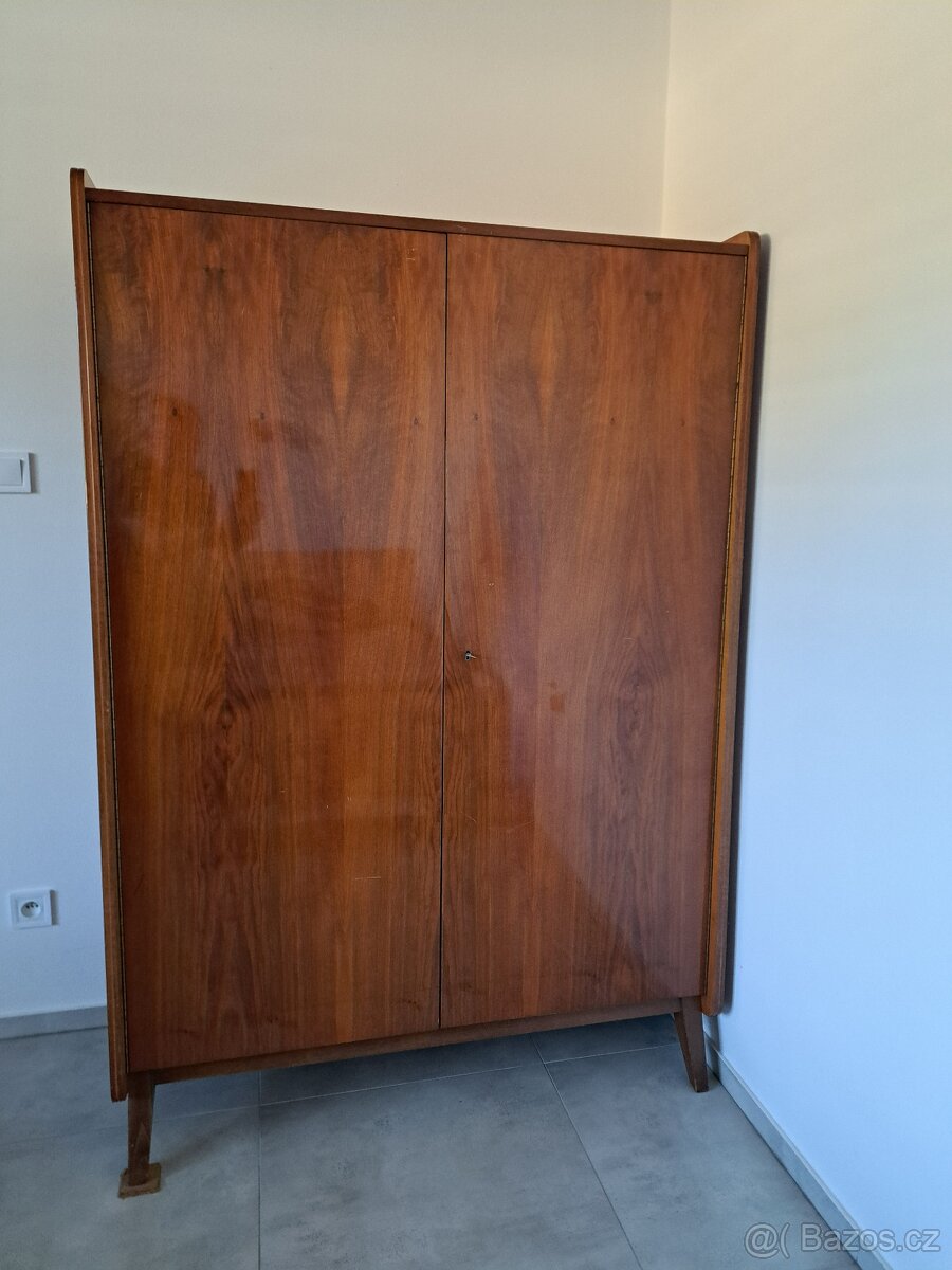 Retro šatní skříň - Tatra - 2