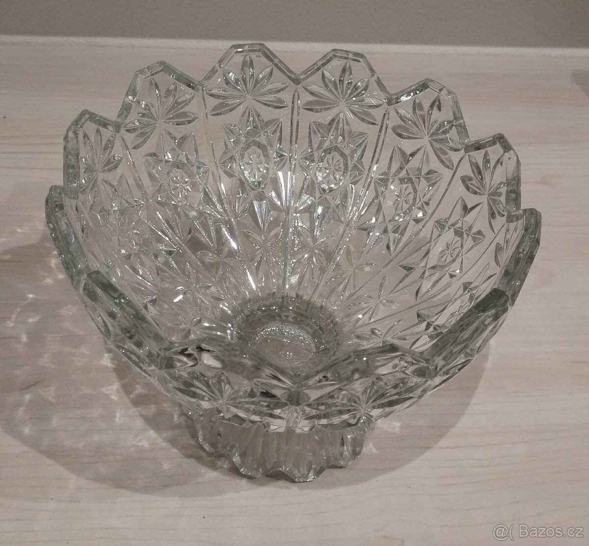 Broušená skleněná mísa - 2