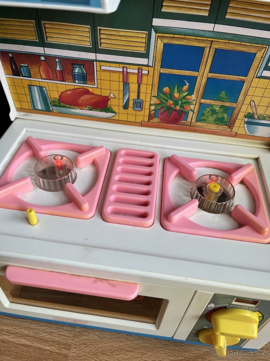 Vintage hračka kuchyňka - 2